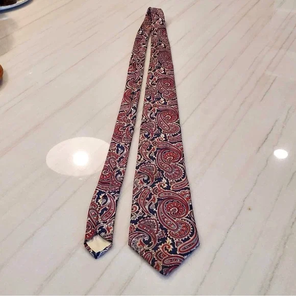 LIBERTY OF LONDON 100% SILK PAISLEY TIE NAVY 3.25” - Picture 3 of 4